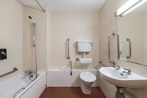 Days Inn by Wyndham Winchester M3