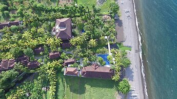 Arya Amed Beach Resort and Dive Center