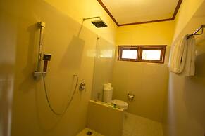 Arya Amed Beach Resort and Dive Center