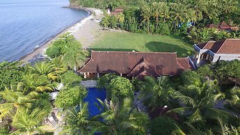 Arya Amed Beach Resort and Dive Center