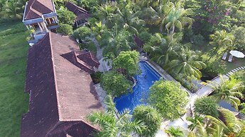 Arya Amed Beach Resort and Dive Center