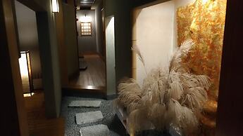 Historical Ryokan Hostel K's House Ito Onsen