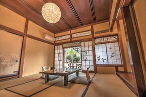 Historical Ryokan Hostel K's House Ito Onsen