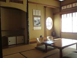 Historical Ryokan Hostel K's House Ito Onsen