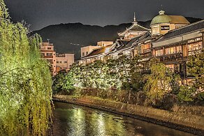 Historical Ryokan Hostel K's House Ito Onsen