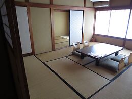 Historical Ryokan Hostel K's House Ito Onsen