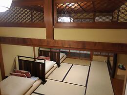 Historical Ryokan Hostel K's House Ito Onsen