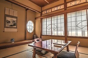 Historical Ryokan Hostel K's House Ito Onsen