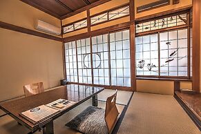 Historical Ryokan Hostel K's House Ito Onsen