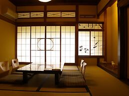 Historical Ryokan Hostel K's House Ito Onsen