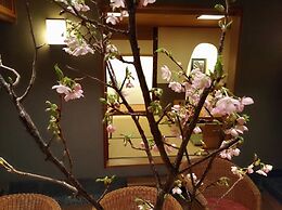 Historical Ryokan Hostel K's House Ito Onsen