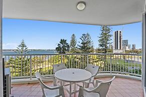 Crystal Bay on the Broadwater