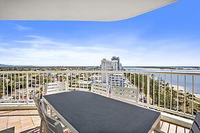 Crystal Bay on the Broadwater