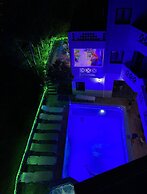 Romantica Hotel Apartments