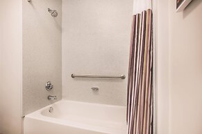 La Quinta Inn & Suites by Wyndham Chambersburg