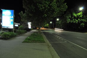Albury Burvale Motor Inn