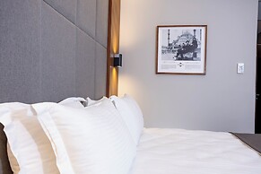 Center Hill Hotel