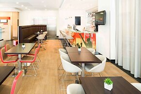 ibis Esch Belval