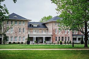 Inn at Carnall Hall