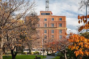 Mantra One Sandy Bay Road