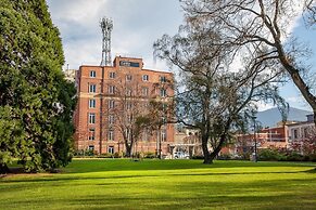 Mantra One Sandy Bay Road