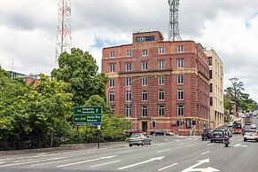 Mantra One Sandy Bay Road