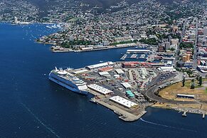 Mantra One Sandy Bay Road