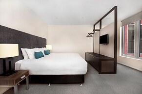 Mantra One Sandy Bay Road