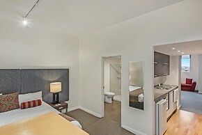 Mantra One Sandy Bay Road