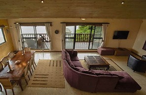 Catembe Gallery Hotel