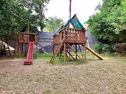 Catembe Gallery Hotel