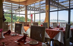 Catembe Gallery Hotel