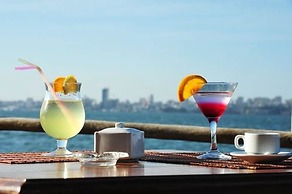 Catembe Gallery Hotel