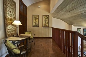 Catembe Gallery Hotel