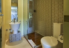 Catembe Gallery Hotel