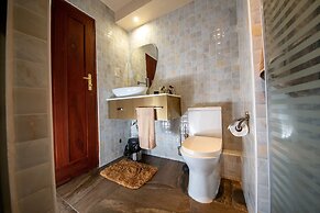 Catembe Gallery Hotel