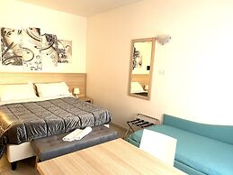 Hotel Park Village