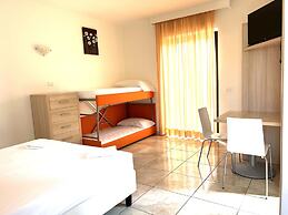 Hotel Park Village