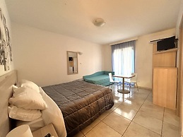 Hotel Park Village