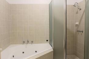 Carlyle Suites & Apartments