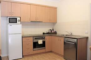 Carlyle Suites & Apartments