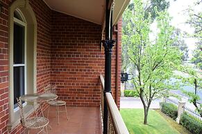 Carlyle Suites & Apartments