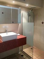 Hi Ho Beach Apartments