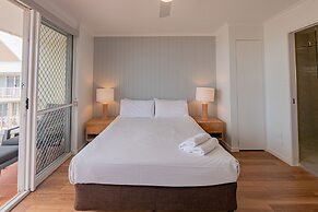 Crystal Beachfront Apartments