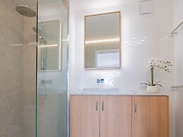 Crystal Beachfront Apartments