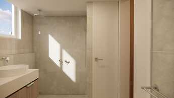 Crystal Beachfront Apartments