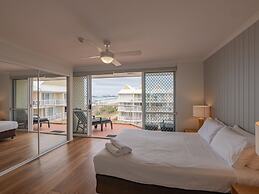 Crystal Beachfront Apartments