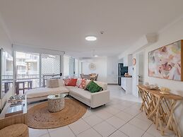 Crystal Beachfront Apartments