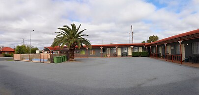 Ardeanal Motel West Wyalong