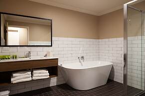 Nightcap at Archer Hotel